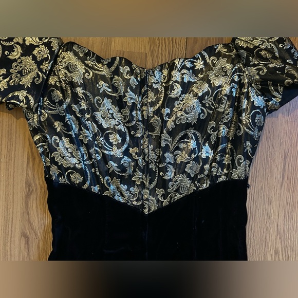 Corset Style Off-Shoulder Vintage Gown Black Gold Beaded Formal Black Tie Dress - Picture 15 of 16